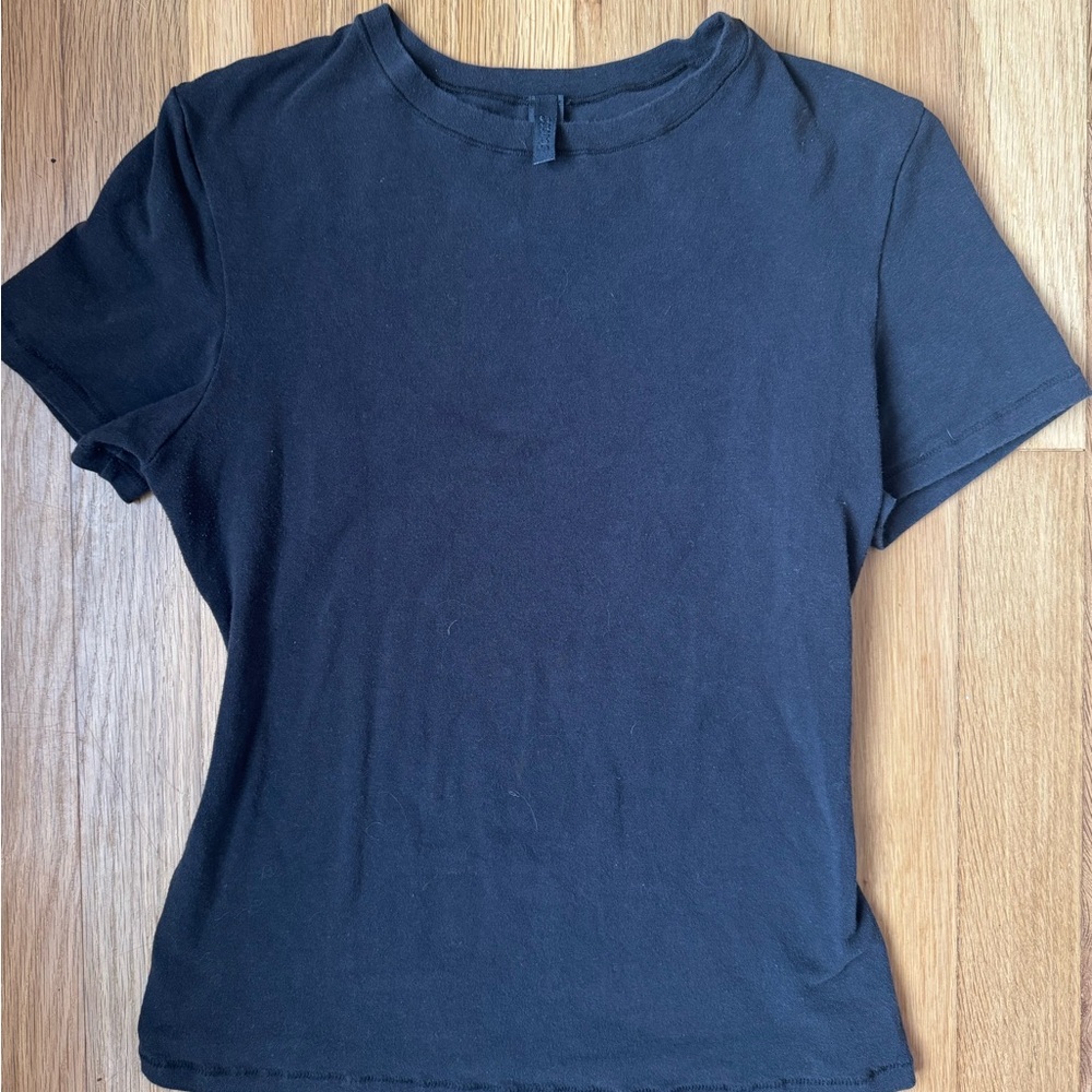Skims Black SS T-Shirt size S